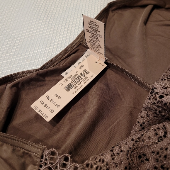 NWT Victoria's Secret Cheekini - Picture 4 of 4